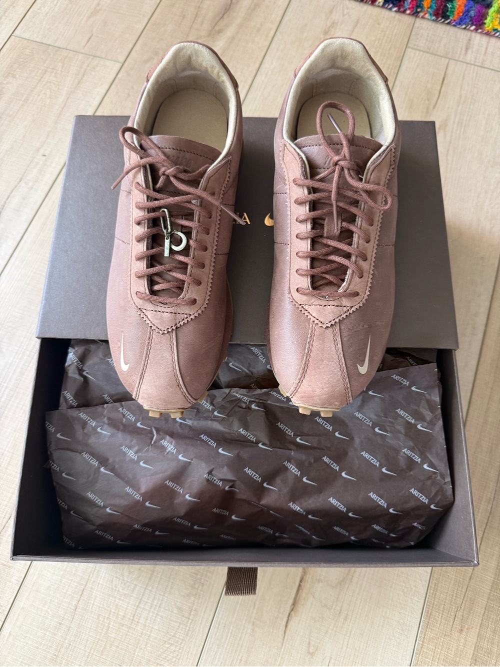 Aritzia and Nike Collab Women’s Brown Leather Athletic Trainer Sneakers - Picture 4 of 7